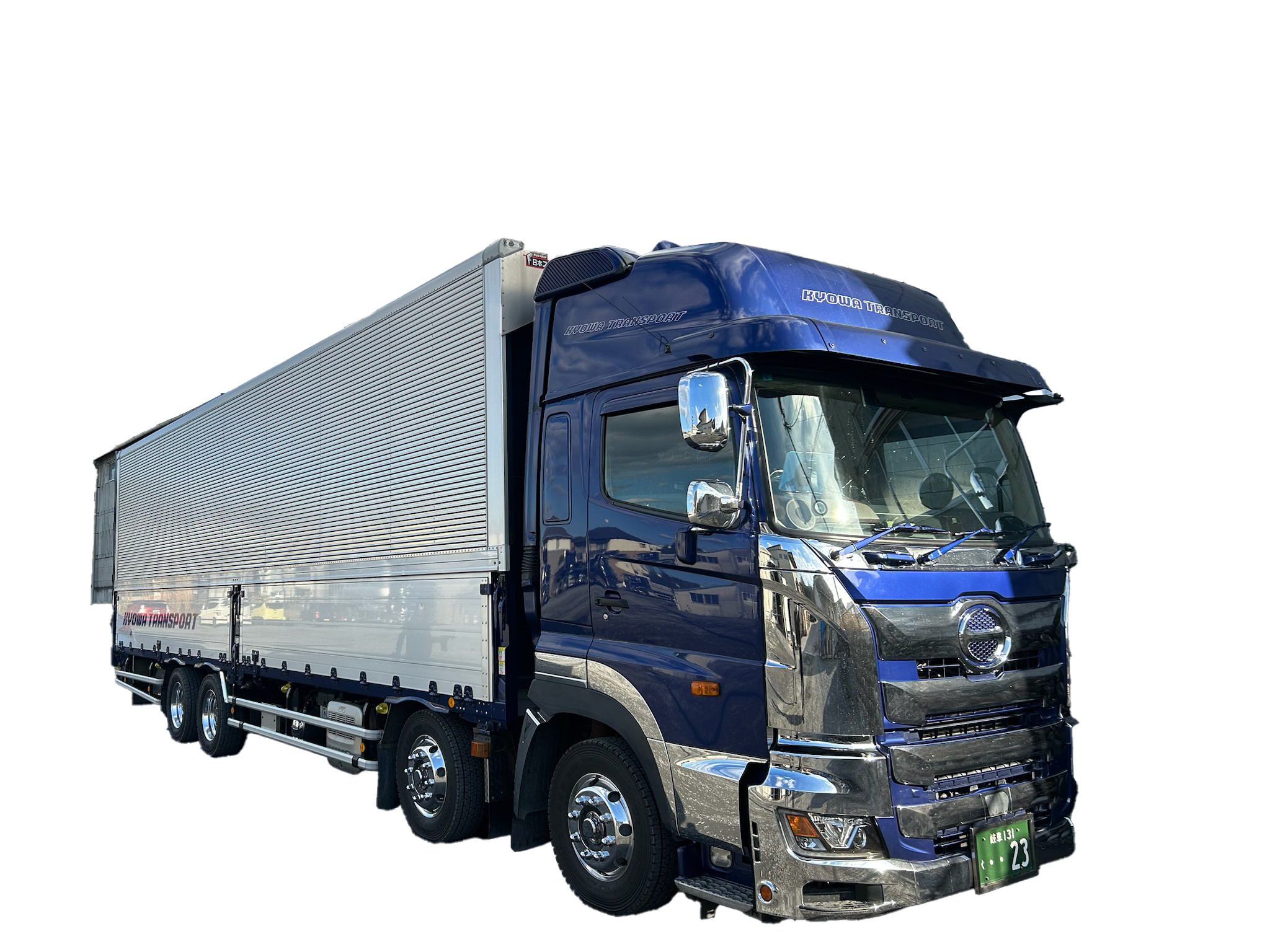 荷物を乗せて走るウイングカー