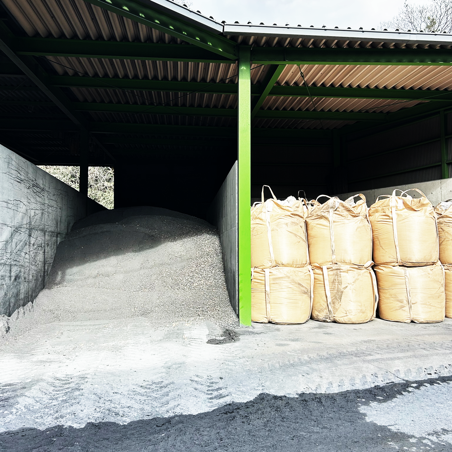 粉砕後の耐火物